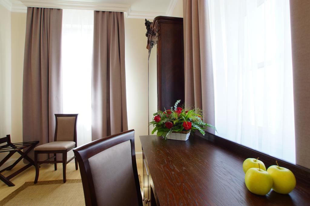Villa La Pierre Strzegom Szoba fotó
